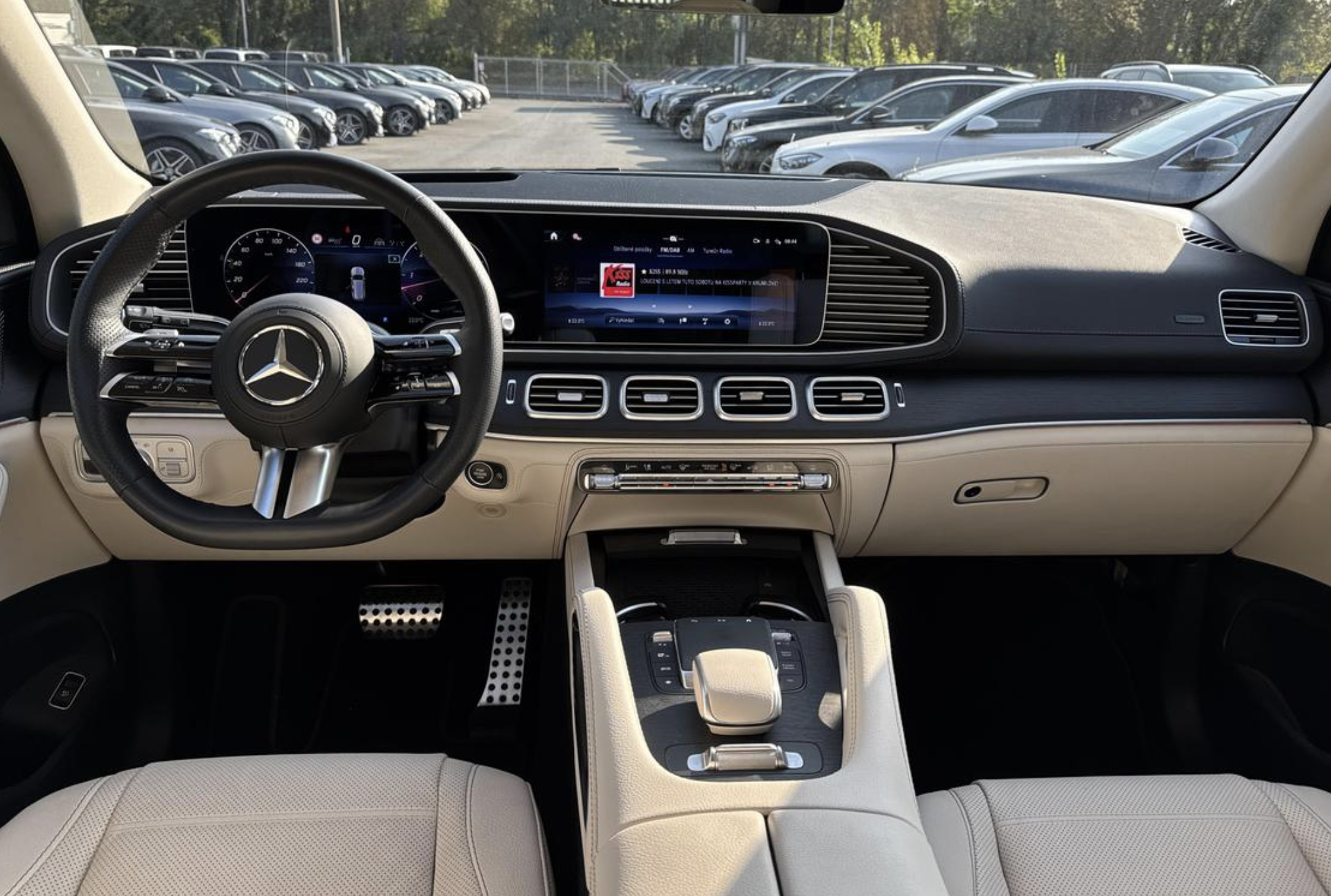 MERCEDES GLS 450d AMG | FACELIFT | SKLADEM | ČESKÉ OJETÉ AUTO | ČERNÁ S BÉŽOVOU KŮŽÍ | MAXIMÁLNÍ VÝBAVA | VIP SLEVA | NÁKUP ONLINE | AUTOiBUY.com